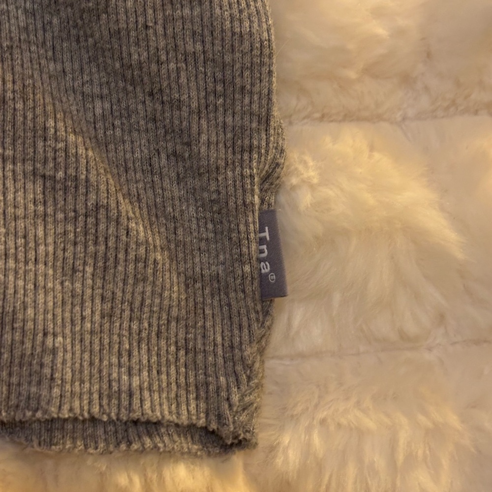 TNA Heather Gray Ribbed Tank Top - Picture 4 of 4